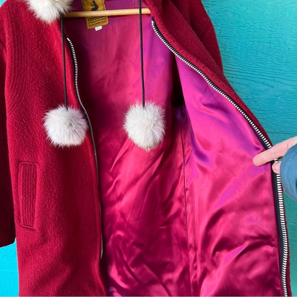 VINTAGE WOOL RED CHRISTMAS COAT FOX FUR HOOD TRIM AND TASSELS SIZE 10 - Picture 4 of 10